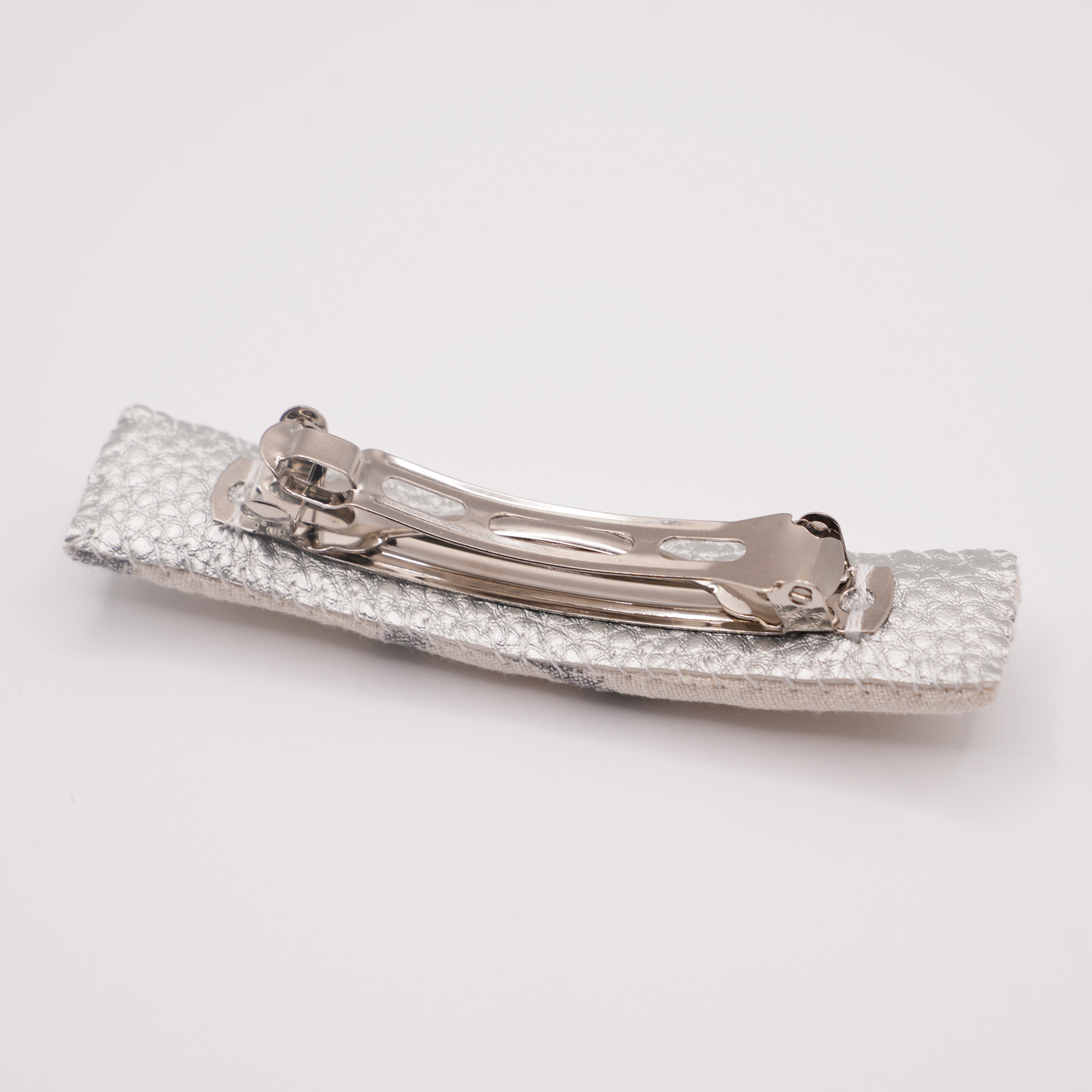 Barrette by Yuki Tsumugi(結城紬)