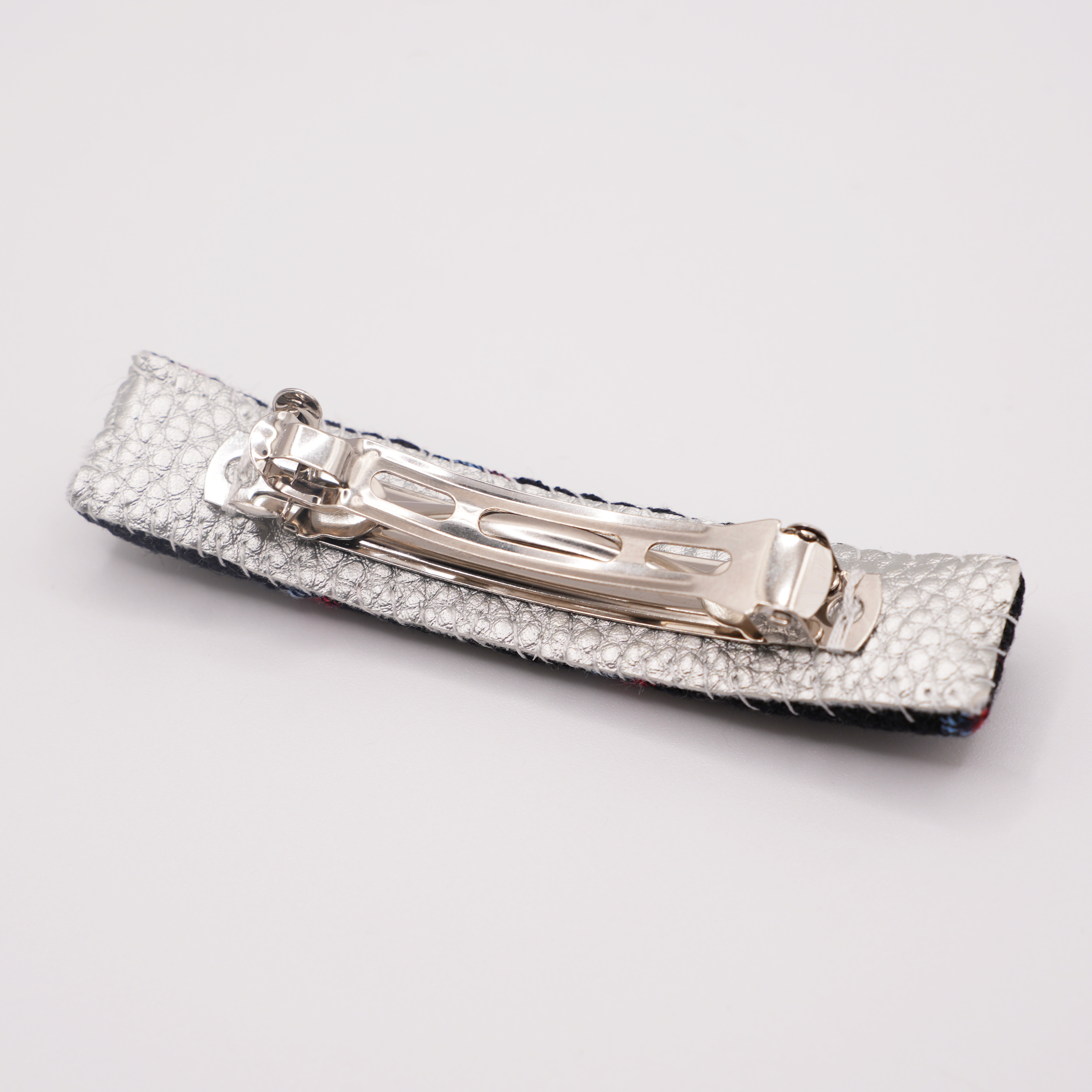 Barrette by Yuki Tsumugi（結城紬）